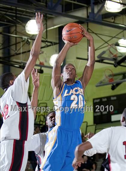 Thumbnail 3 in LACES vs. View Park (CIF LA City Section Small School Final) photogallery.