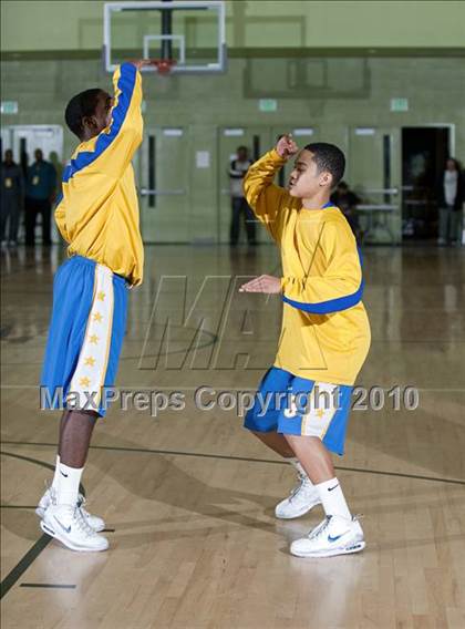 Thumbnail 1 in LACES vs. View Park (CIF LA City Section Small School Final) photogallery.