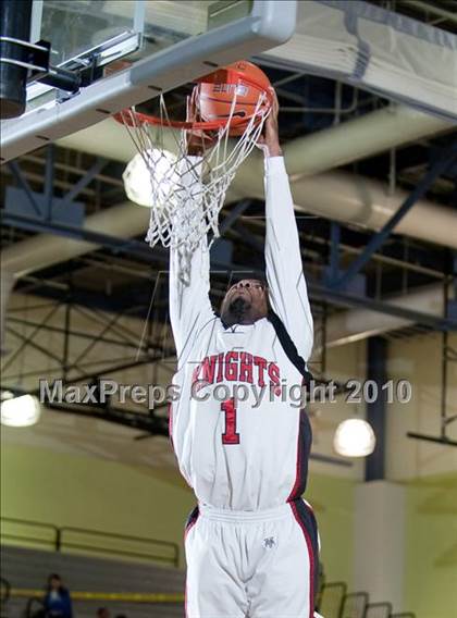 Thumbnail 3 in LACES vs. View Park (CIF LA City Section Small School Final) photogallery.