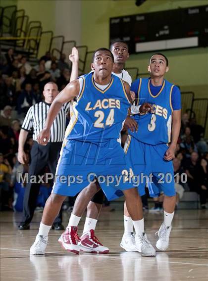 Thumbnail 3 in LACES vs. View Park (CIF LA City Section Small School Final) photogallery.
