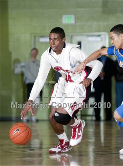 Thumbnail 2 in LACES vs. View Park (CIF LA City Section Small School Final) photogallery.