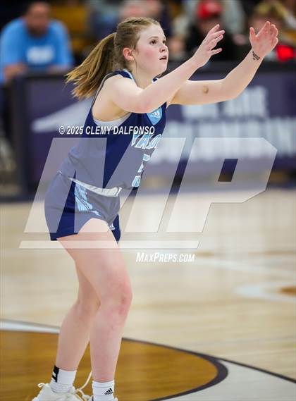 Thumbnail 3 in Valor Christian @ Columbine photogallery.
