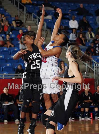 Thumbnail 1 in Bishop Lynch vs. Duncanville (Thanksgiving Hoopfest) photogallery.