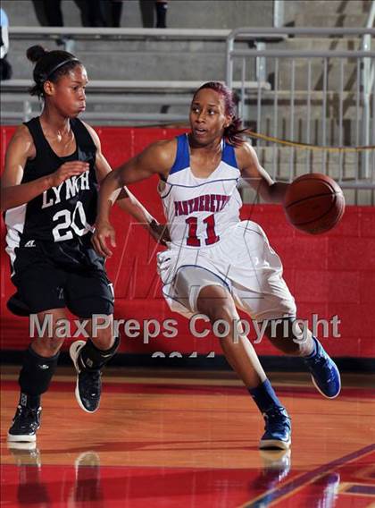 Thumbnail 3 in Bishop Lynch vs. Duncanville (Thanksgiving Hoopfest) photogallery.
