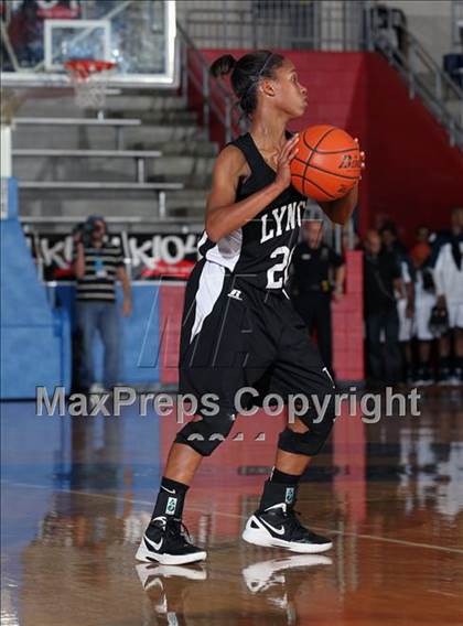 Thumbnail 2 in Bishop Lynch vs. Duncanville (Thanksgiving Hoopfest) photogallery.
