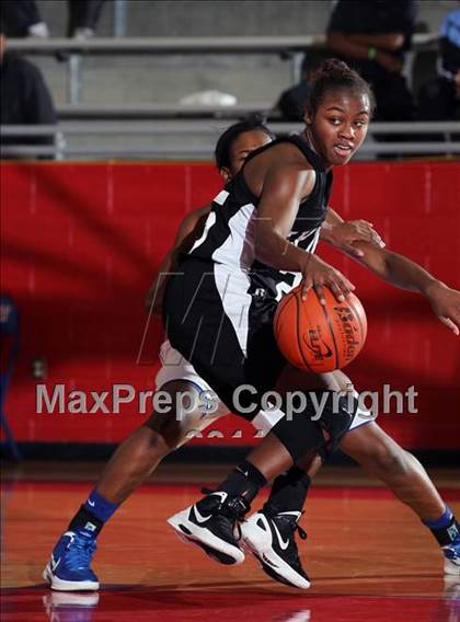 Thumbnail 1 in Bishop Lynch vs. Duncanville (Thanksgiving Hoopfest) photogallery.