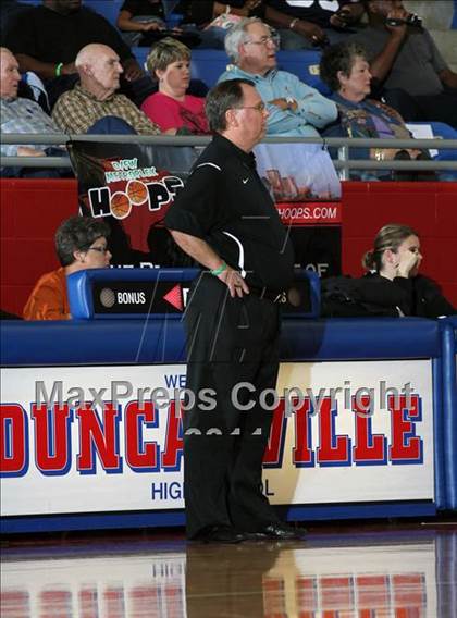 Thumbnail 2 in Bishop Lynch vs. Duncanville (Thanksgiving Hoopfest) photogallery.