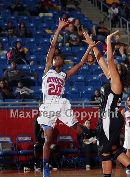 Thumbnail 3 in Bishop Lynch vs. Duncanville (Thanksgiving Hoopfest) photogallery.
