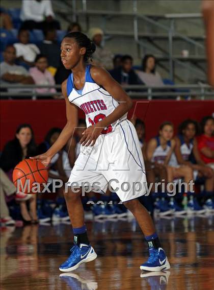 Thumbnail 3 in Bishop Lynch vs. Duncanville (Thanksgiving Hoopfest) photogallery.