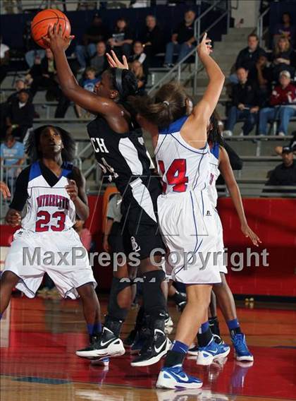 Thumbnail 2 in Bishop Lynch vs. Duncanville (Thanksgiving Hoopfest) photogallery.