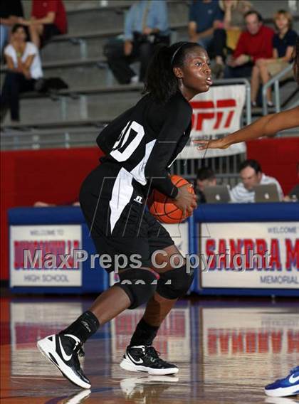 Thumbnail 3 in Bishop Lynch vs. Duncanville (Thanksgiving Hoopfest) photogallery.