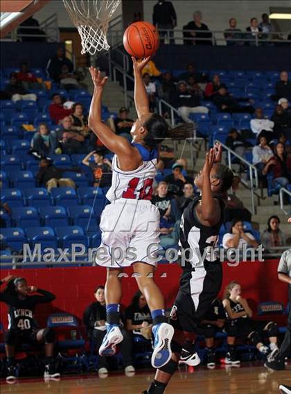 Thumbnail 1 in Bishop Lynch vs. Duncanville (Thanksgiving Hoopfest) photogallery.