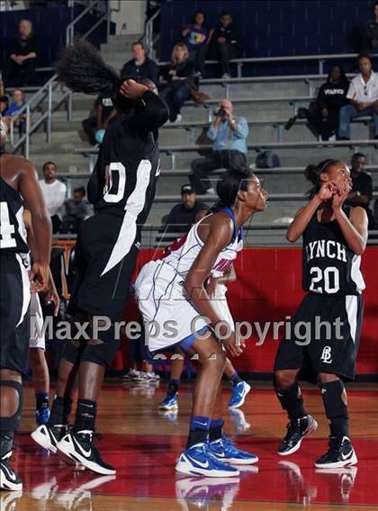 Thumbnail 2 in Bishop Lynch vs. Duncanville (Thanksgiving Hoopfest) photogallery.