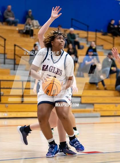 Thumbnail 2 in Vista del Lago vs Pleasant Grove (Folsom-Vista Winter Classic) photogallery.