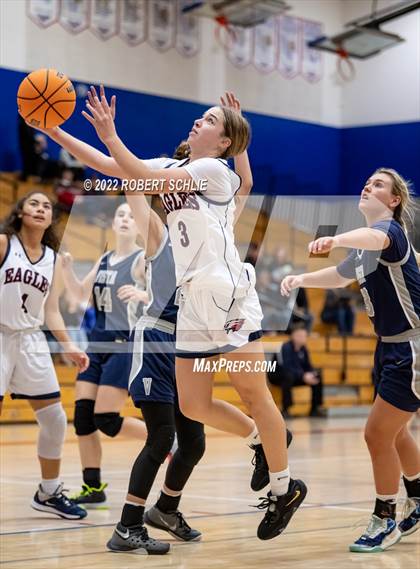 Thumbnail 3 in Vista del Lago vs Pleasant Grove (Folsom-Vista Winter Classic) photogallery.