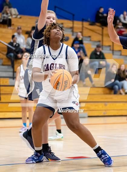 Thumbnail 3 in Vista del Lago vs Pleasant Grove (Folsom-Vista Winter Classic) photogallery.