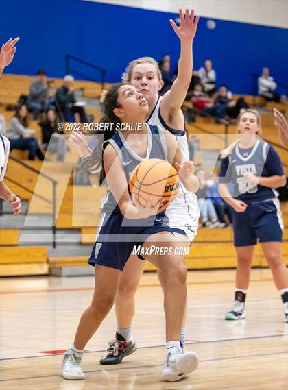 Thumbnail 3 in Vista del Lago vs Pleasant Grove (Folsom-Vista Winter Classic) photogallery.