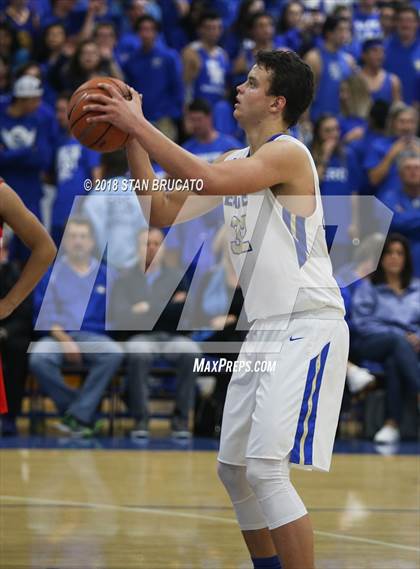 Thumbnail 3 in Mater Dei vs Santa Margarita photogallery.
