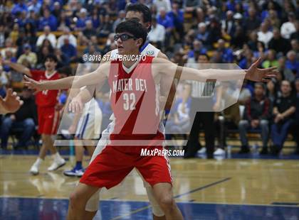 Thumbnail 1 in Mater Dei vs Santa Margarita photogallery.