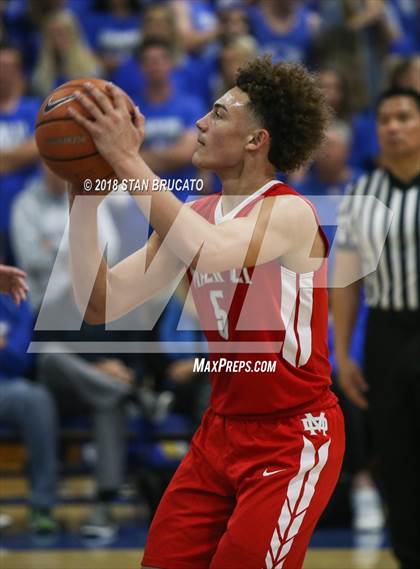 Thumbnail 2 in Mater Dei vs Santa Margarita photogallery.