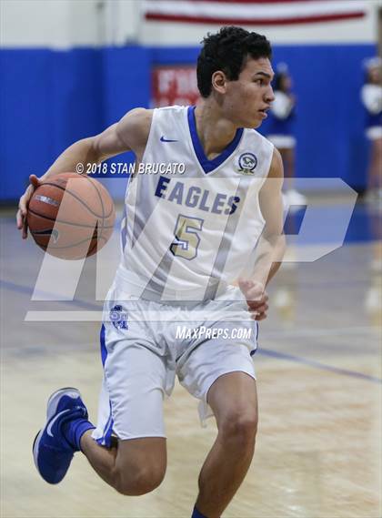 Thumbnail 1 in Mater Dei vs Santa Margarita photogallery.