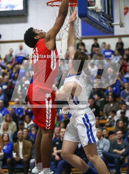 Thumbnail 3 in Mater Dei vs Santa Margarita photogallery.