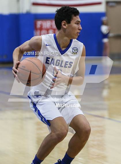 Thumbnail 2 in Mater Dei vs Santa Margarita photogallery.