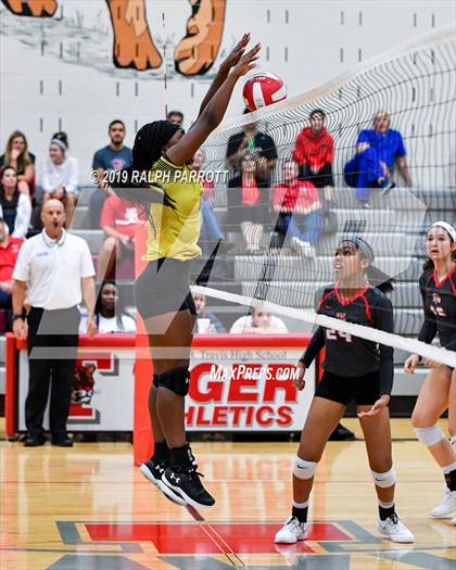 Thumbnail 3 in Alief Hastings @ Fort Bend Travis photogallery.