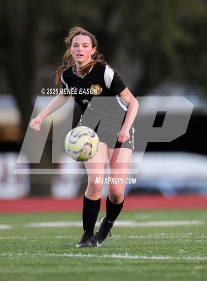 Thumbnail 2 in Byrd vs. Destrehan photogallery.