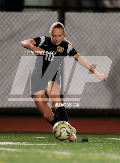 Thumbnail 2 in Byrd vs. Destrehan photogallery.