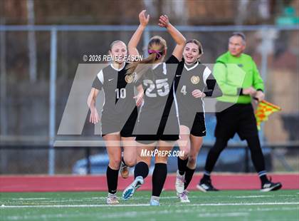 Thumbnail 2 in Byrd vs. Destrehan photogallery.