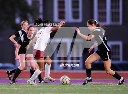 Thumbnail 2 in Byrd vs. Destrehan photogallery.