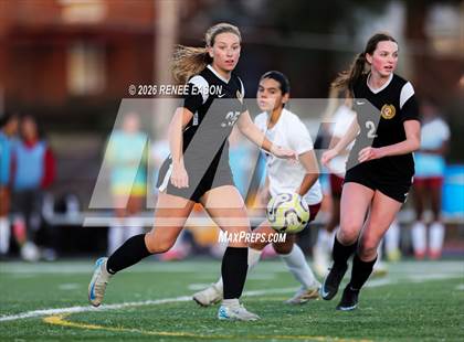 Thumbnail 2 in Byrd vs. Destrehan photogallery.