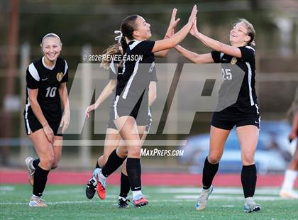 Thumbnail 2 in Byrd vs. Destrehan photogallery.