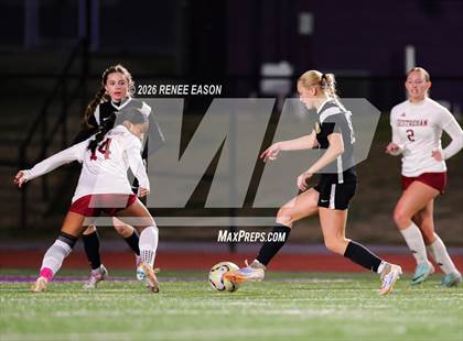 Thumbnail 2 in Byrd vs. Destrehan photogallery.