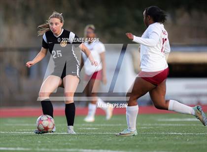 Thumbnail 2 in Byrd vs. Destrehan photogallery.