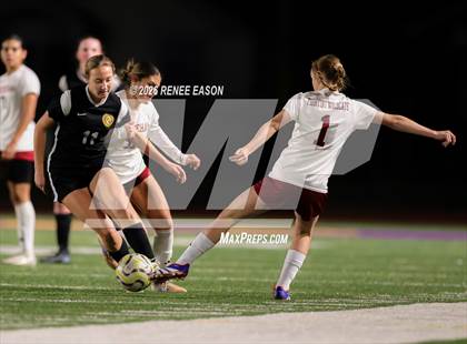 Thumbnail 2 in Byrd vs. Destrehan photogallery.