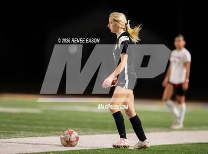 Thumbnail 2 in Byrd vs. Destrehan photogallery.