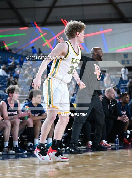 Thumbnail 2 in Eastside Catholic vs. Shorecrest (WIAA 3A Semifinal) photogallery.
