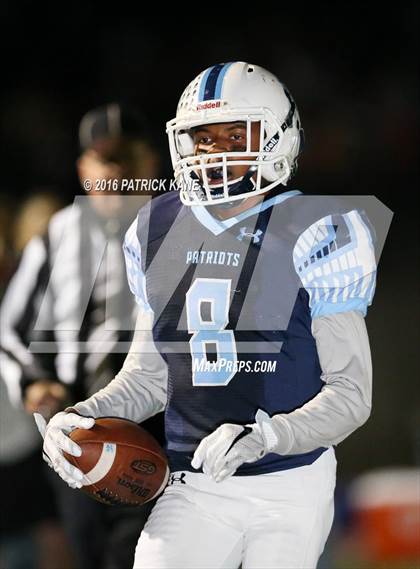 Thumbnail 2 in Yorktown vs. McLean photogallery.