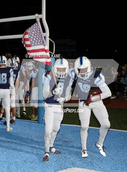 Thumbnail 2 in Yorktown vs. McLean photogallery.