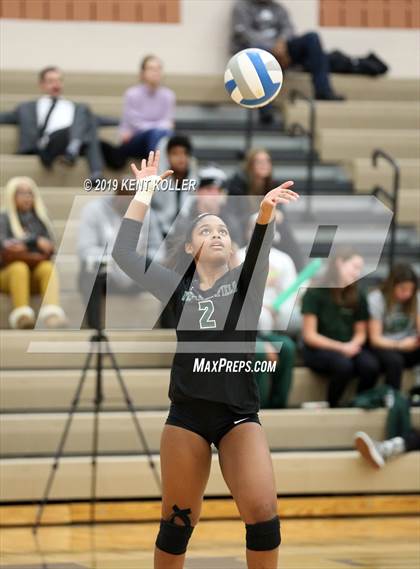 Thumbnail 2 in Lake Orion vs. West Bloomfield (MHSAA Regional Playoff) photogallery.