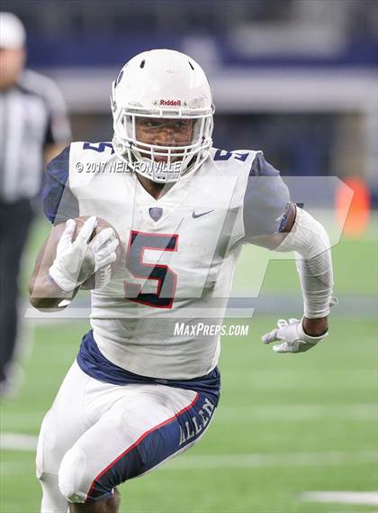 Thumbnail 2 in Allen vs. South Grand Prairie (UIL 6A DI Area Playoff) photogallery.