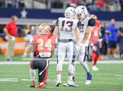 Thumbnail 2 in Allen vs. South Grand Prairie (UIL 6A DI Area Playoff) photogallery.