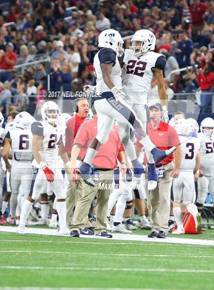 Thumbnail 2 in Allen vs. South Grand Prairie (UIL 6A DI Area Playoff) photogallery.