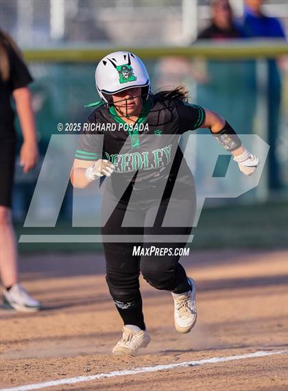 Thumbnail 1 in Reedley @ Selma photogallery.