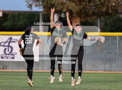 Thumbnail 1 in Reedley @ Selma photogallery.