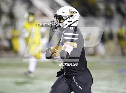 Thumbnail 2 in Crystal City @ Llano (UIL 3A Football Bi-District Playoff) photogallery.