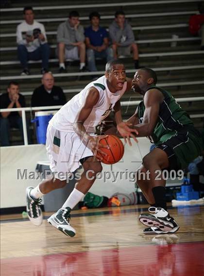 Thumbnail 2 in De Soto vs Fort Bend Hightower (McDonalds Texas Invitational) photogallery.