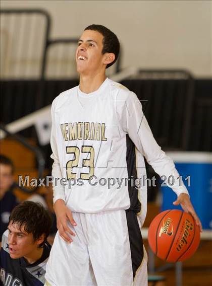 Thumbnail 3 in Pasadena Memorial vs Smithson Valley (McDonald's Texas Invitational)  photogallery.